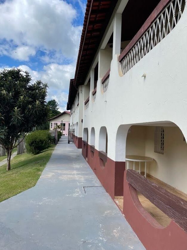 6 Suítes Privativas